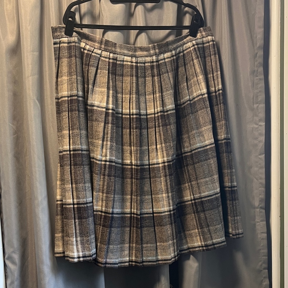 Vintage Plaid PLUS pleated Skirt in Brown and Cream